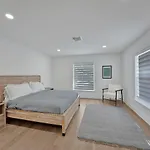 Spacious Villa Azul