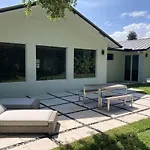 Stunning Modern Coastal Villa - The Three Palms