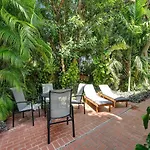 Spacious Villa Azul