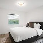 Stunning Modern Coastal Villa - The Three Palms