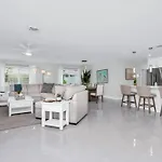 Luxury Designer Delray Beach. 10 Min To The Beach!