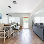 Delray Oasis: Pool, Gazebo & Beach Access