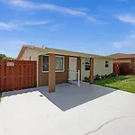 Delray Beach 4Bed Home Football Games Backyard