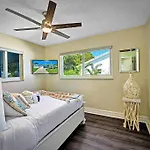 New Stunning Delray Waterfront Oasis - Heated Pool, Spa, Canal, Dock, Huge Patio, Pool Table!