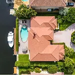 Private Luxury Waterfront Mansion I Heated Pool And Hot Tub