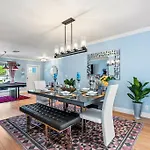 Stylish Tropical Pool Home, Large Deck & Pool Table