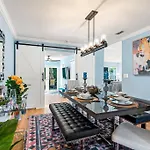 Stylish Tropical Pool Home, Large Deck & Pool Table