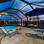 Classy N\' Cozy Delray Home! Pool With Water View