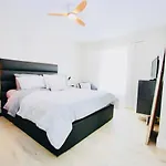 Mins To Atlantic Ave, Bars, Restaurants & Beach!