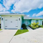 Mins To Atlantic Ave, Bars, Restaurants & Beach!