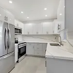 Newly Renovated Three Bedroom Home Near Atlantic Avenue And Beach