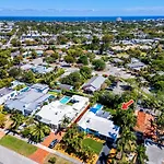 Pool And Spacious Backyard - Delray Beach Home