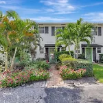 Magnificent Beach Townhome Steps From Atlantic Ave