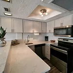 Getaways At Dover House Resort