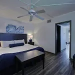 Getaways At Dover House Resort