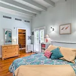 Zen Studio With Pool And Tropical Bar By Atlantic Ave