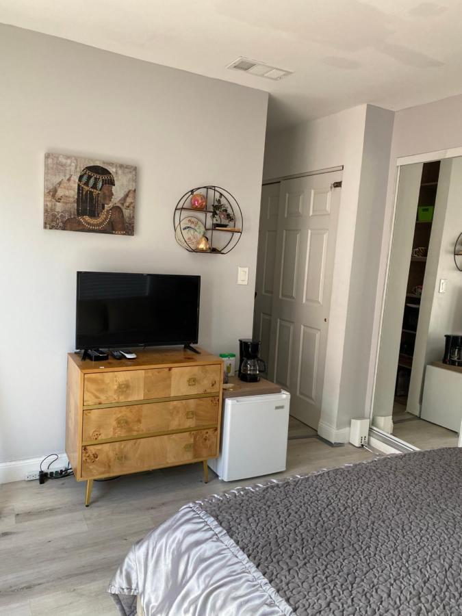 Cozy Studio Near Atlantic Ave W/private Patio Apartment