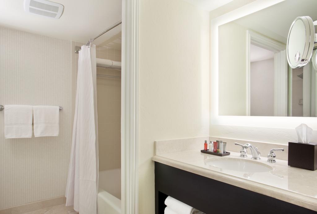 Hotel Opal Grand Oceanfront & 4*