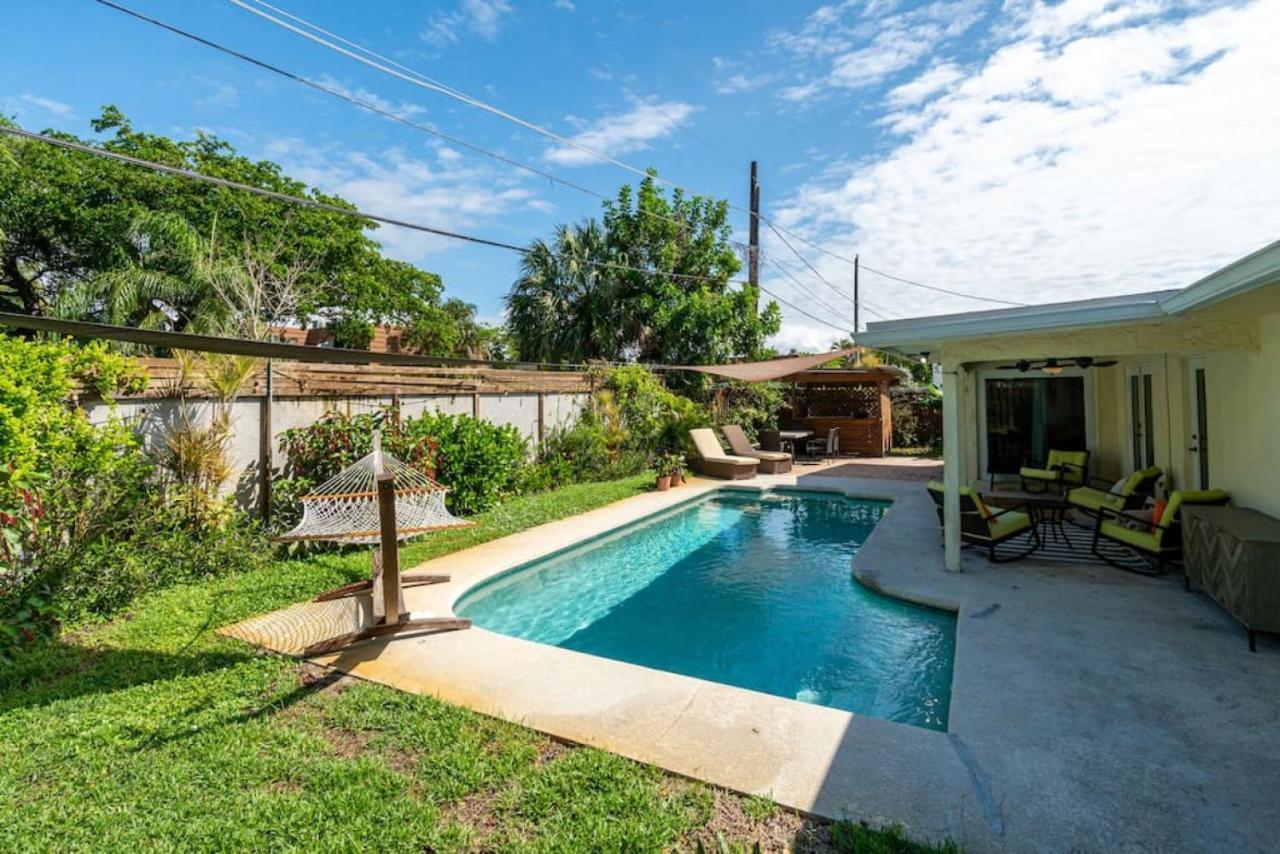 Dinas With Modern Interior And Heated Pool Holiday home *