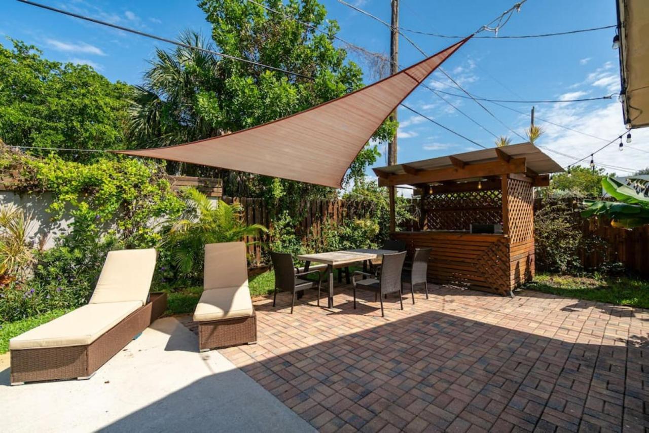 Dinas With Modern Interior And Heated Pool Holiday home Delray Beach