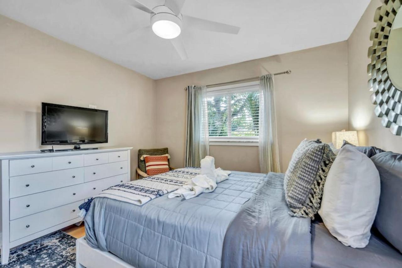 Dinas With Modern Interior And Heated Pool *