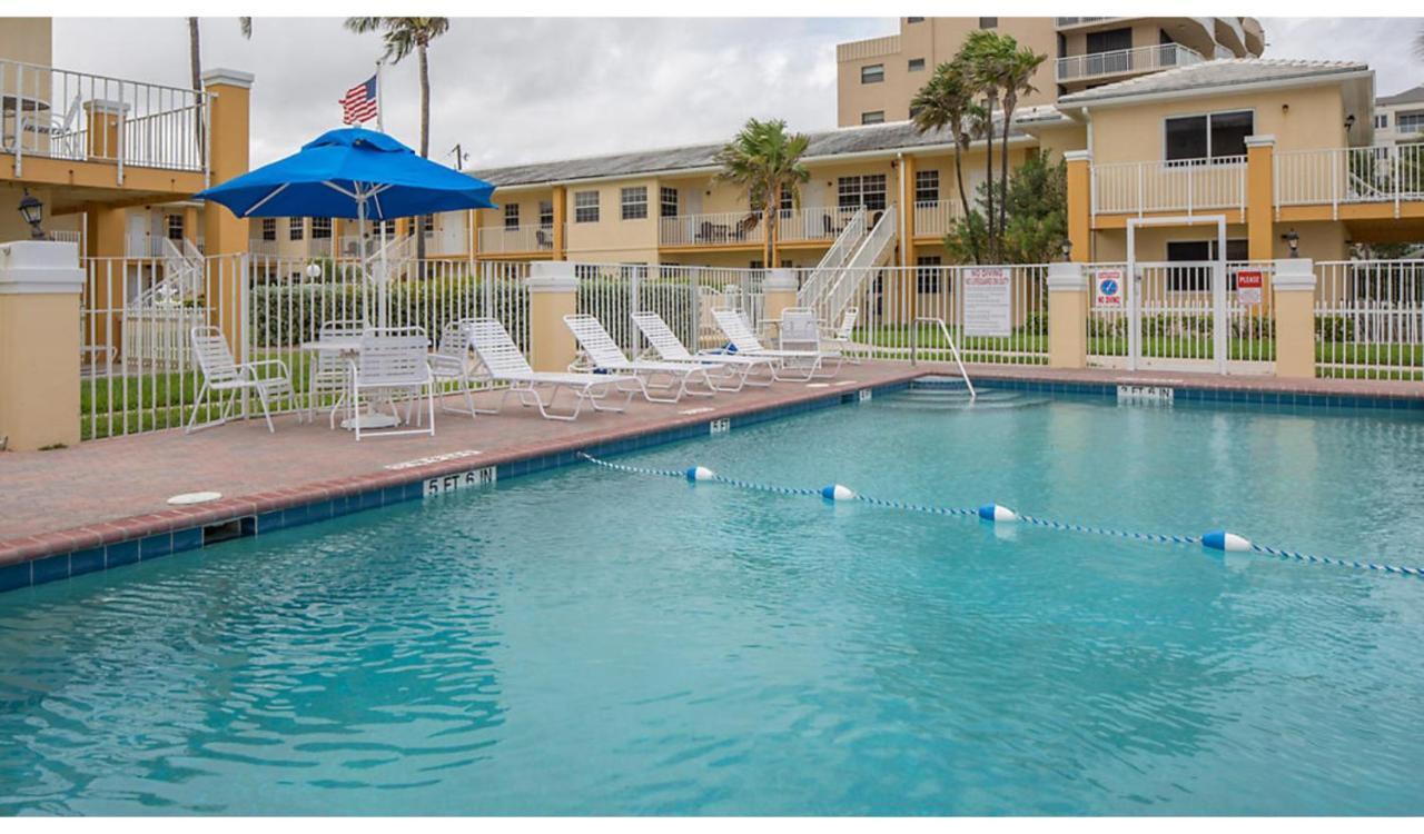 Gulfstream Manor
