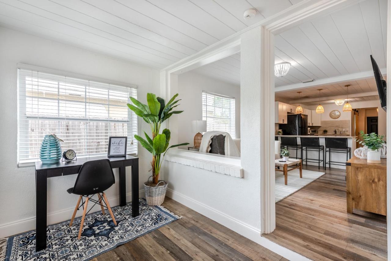 Apartment Flip Flop
