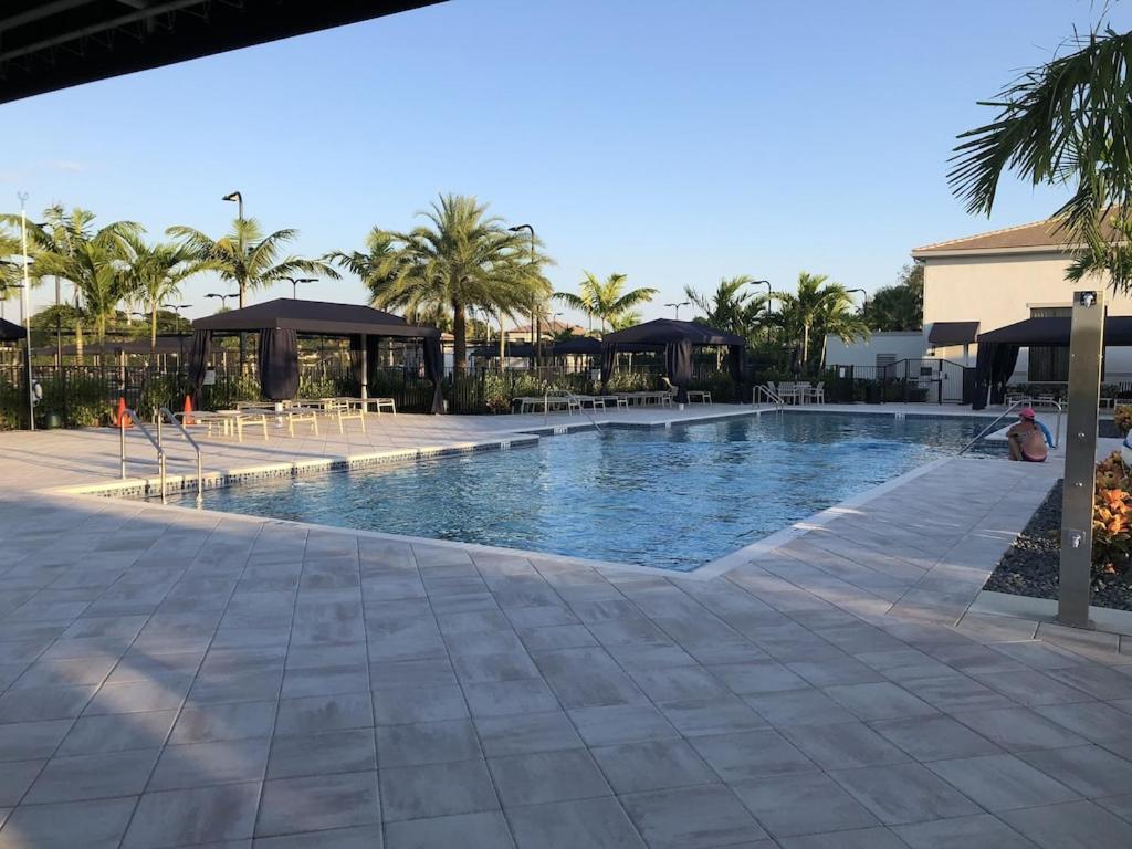 Poolside Paradise: Furnished 3-bedroom With Clubhouse Access * Delray Beach