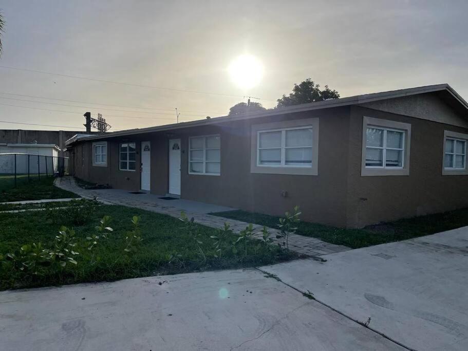 Holiday home Cozy 2 Bedrooms Near The And Downtown Delray *