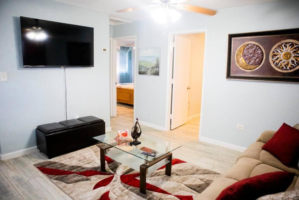 Cozy 2 Bedrooms Near The And Downtown Delray