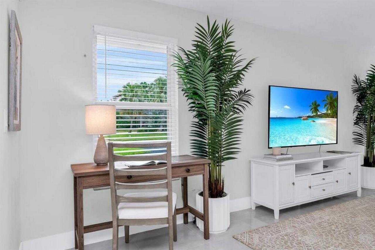 Luxury Designer Delray Beach. 10 Min To The Beach! Villa