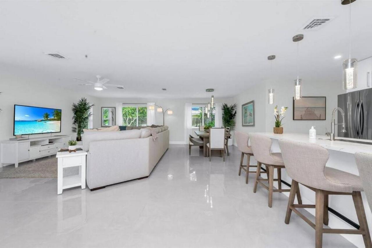 Luxury Designer Delray Beach. 10 Min To The Beach! *