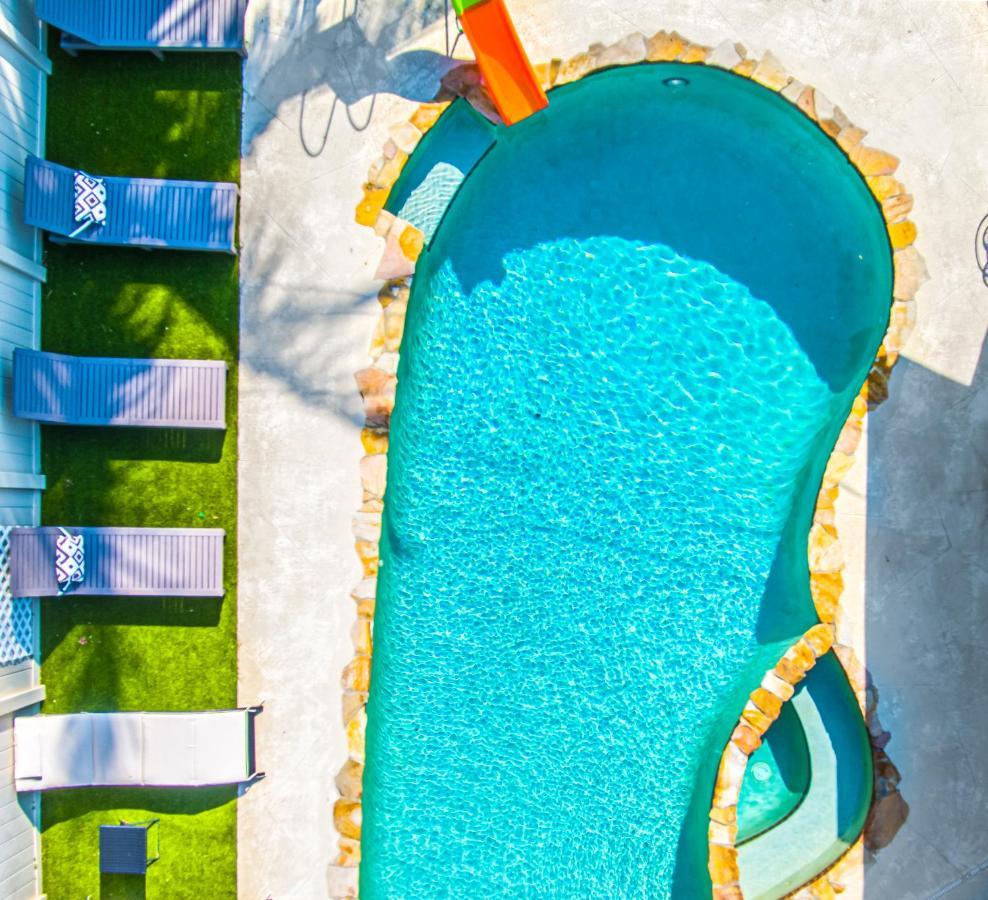 Ocean Club -great Pool & Jacuzzi 5 Beds By The Holiday home
