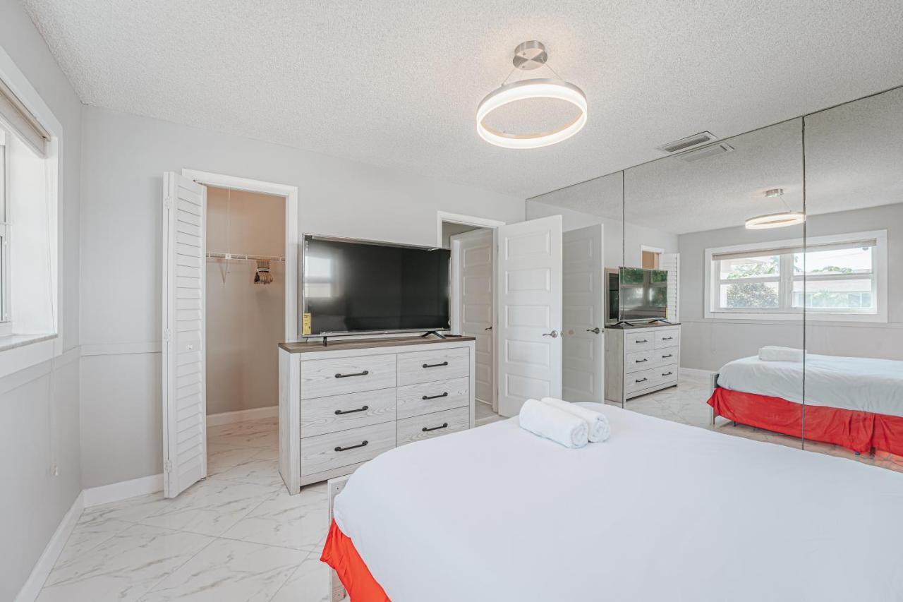 Ocean Club -great Pool & Jacuzzi 5 Beds By The Holiday home Delray Beach