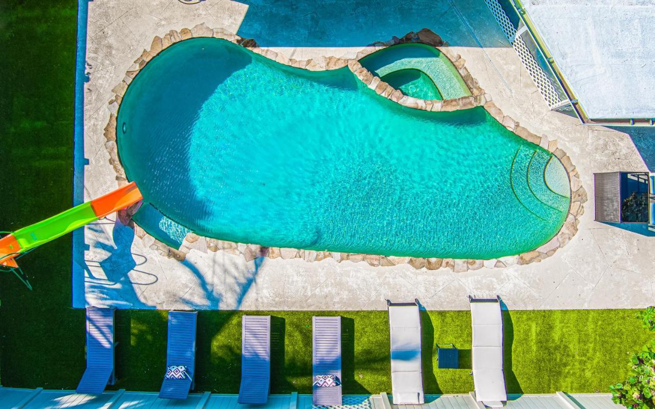 Ocean Club -great Pool & Jacuzzi 5 Beds By The Holiday home *