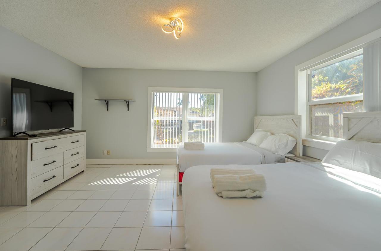 Ocean Club -great Pool & Jacuzzi 5 Beds By The *