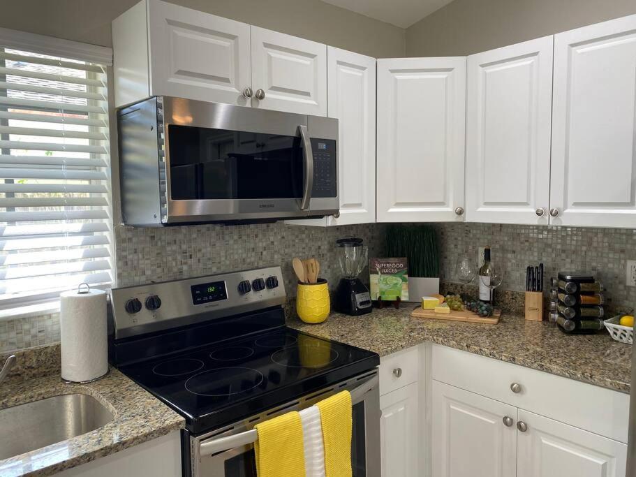 Spacious Near Downtown & The Holiday home