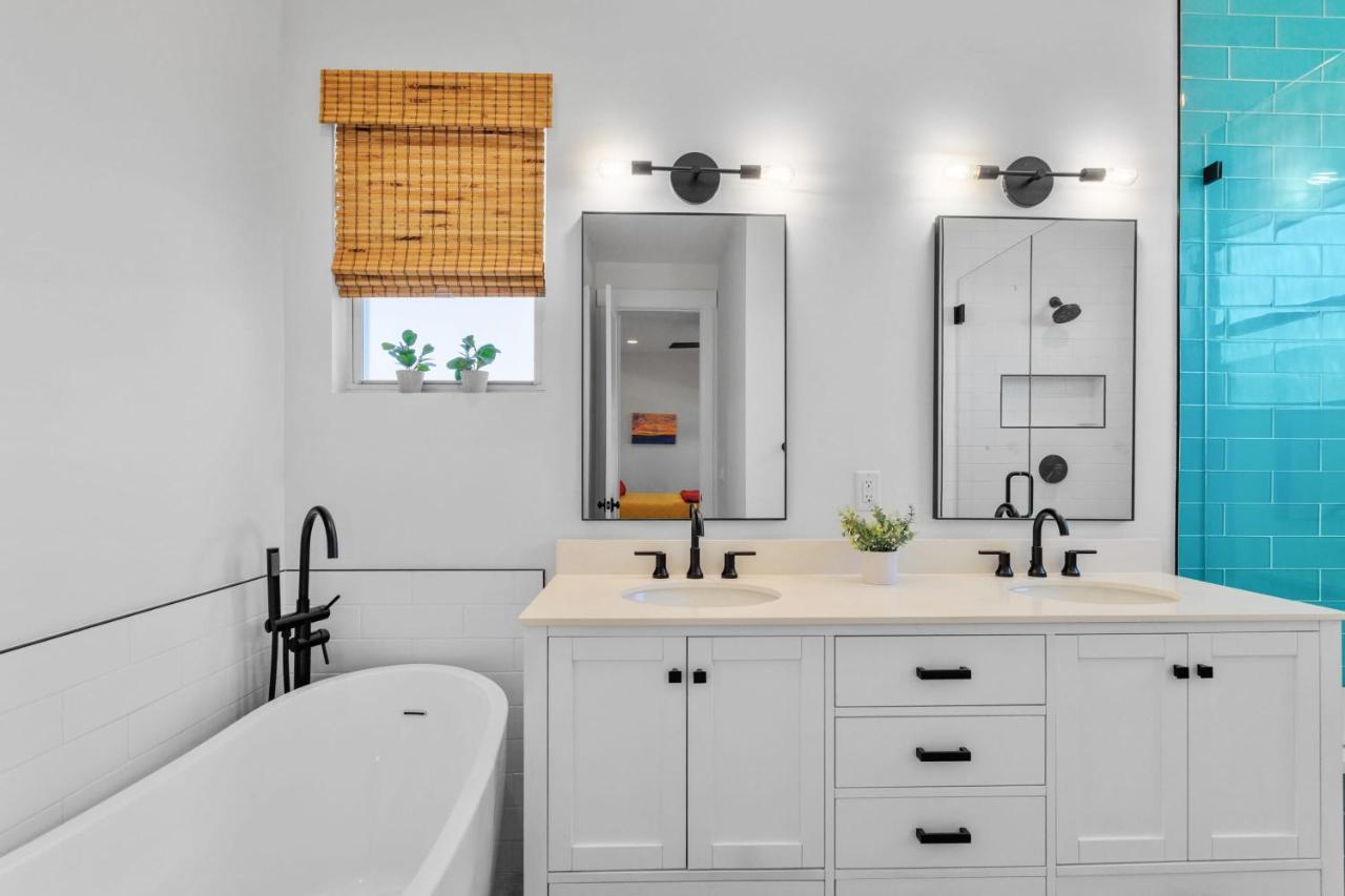 Delray - Modern Delray W Heated Pool Min To Atlantic Ave & Holiday home Delray Beach