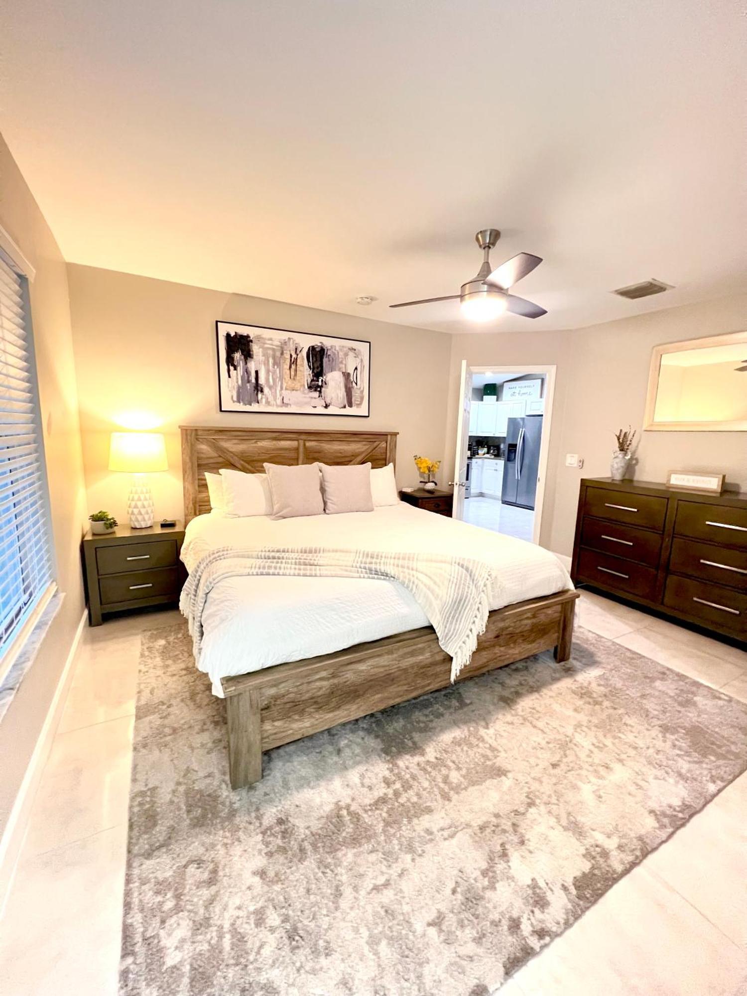 Spacious Near Downtown & The Holiday home Delray Beach