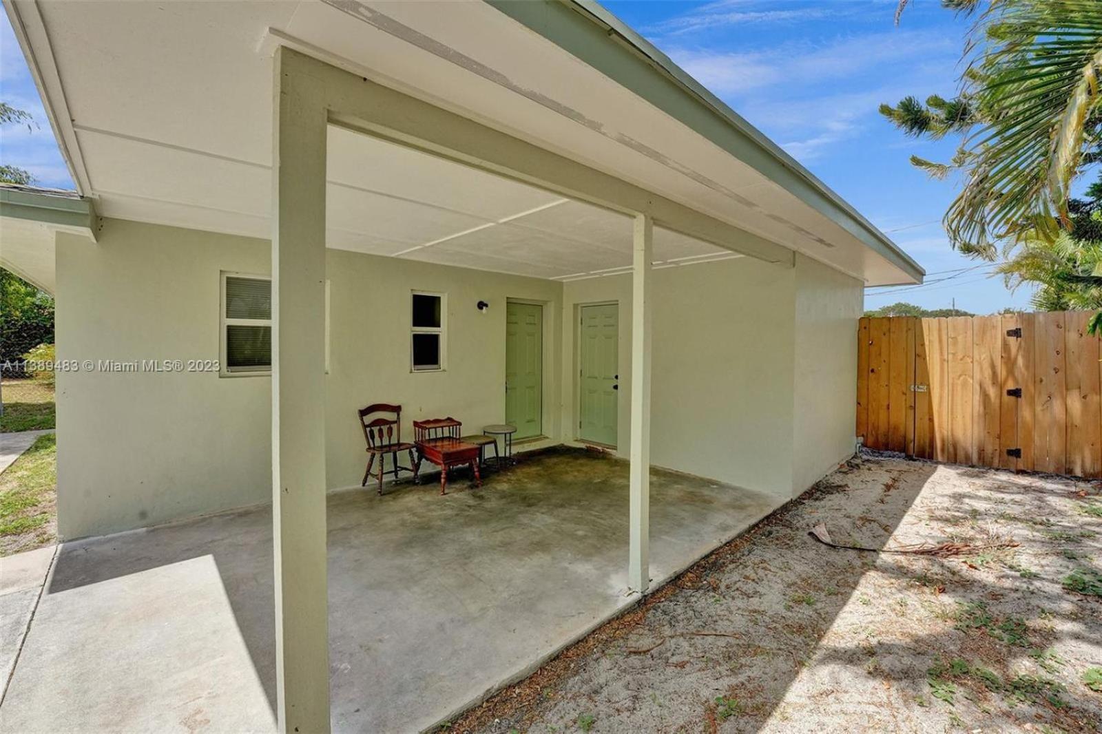 Walk To Everything In Delray Apartment