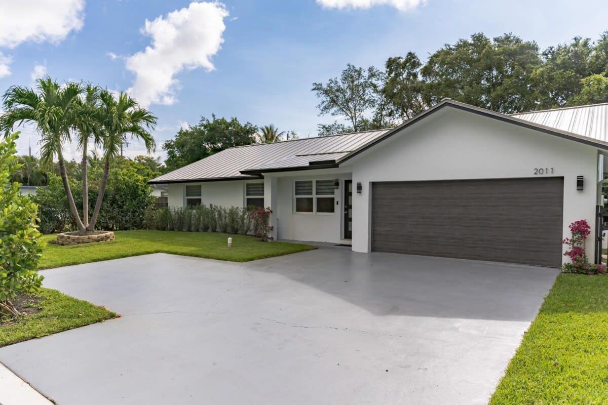 Holiday home Stunning Modern Coastal - The Three Palms Delray Beach