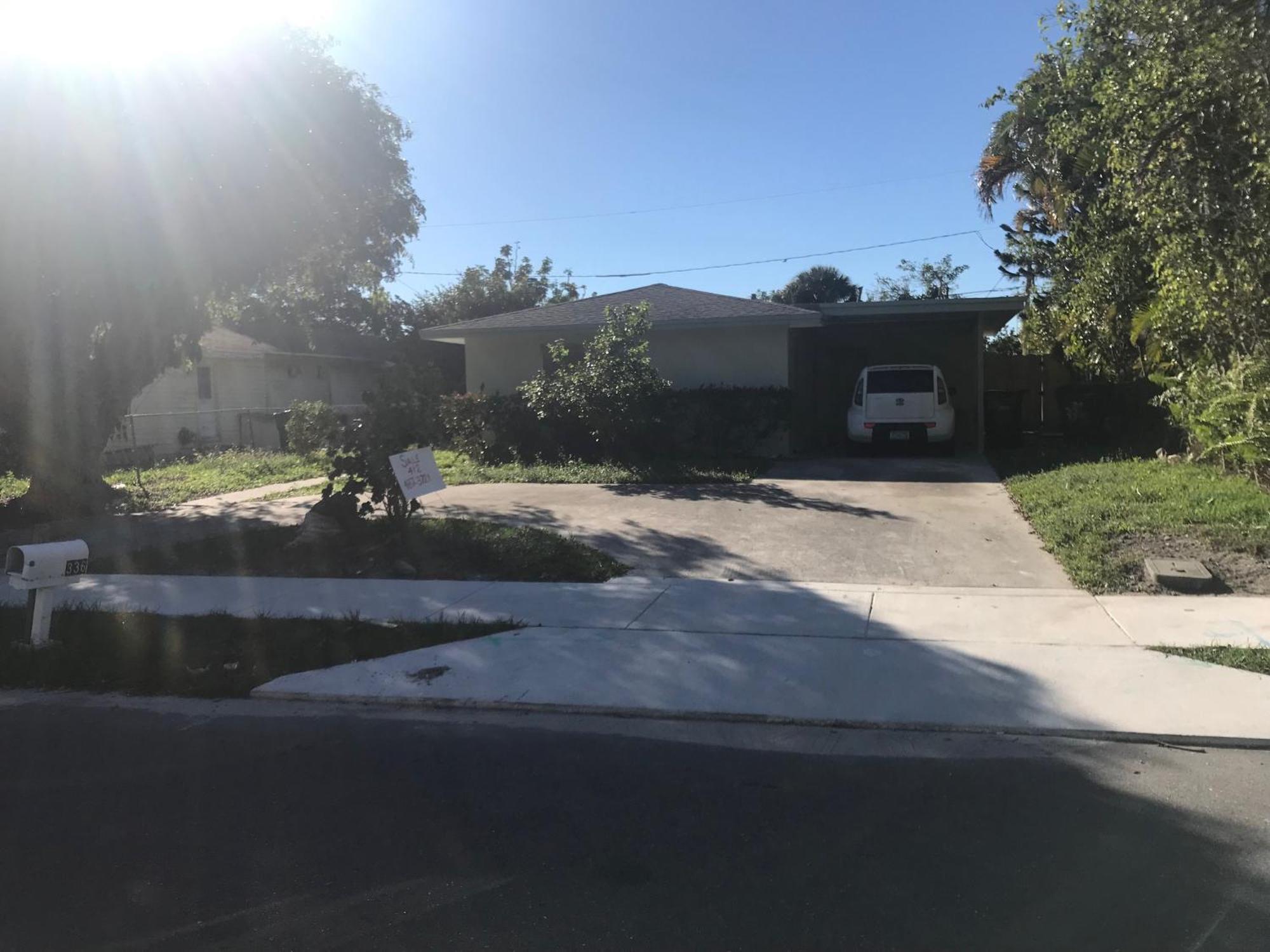 Walk To Everything In Delray Apartment