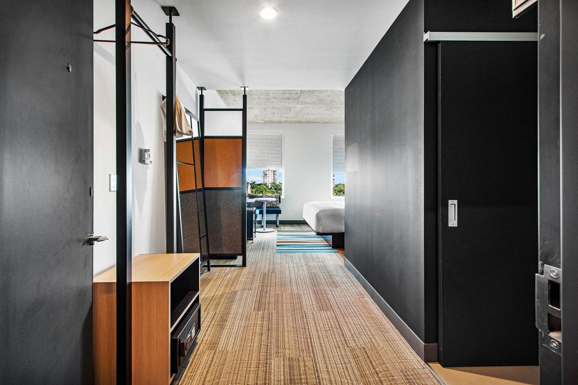 Aloft Delray 3*