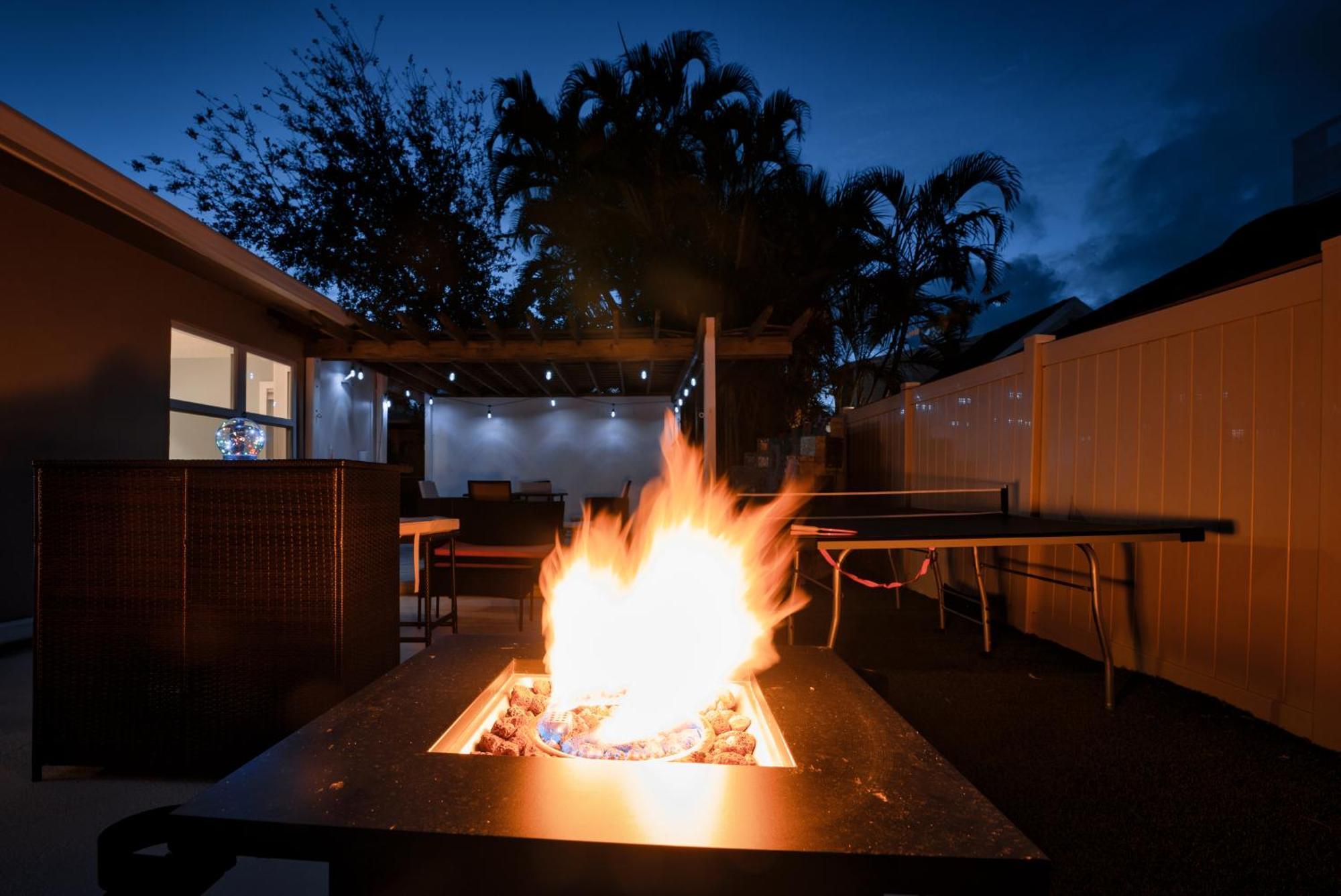 Ocean Club -great Pool & Jacuzzi 5 Beds By The Holiday home *