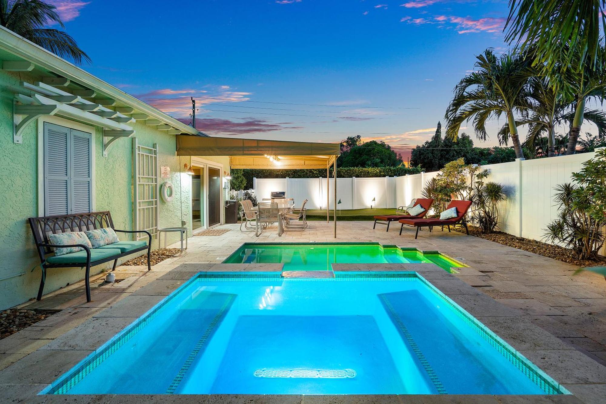 Heated Pool-spa & Putting Green! Walk To The Ave, 1mi To Beach! * Delray Beach