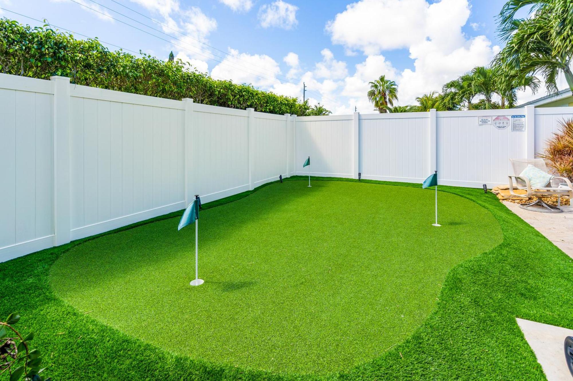 Heated Pool-spa & Putting Green! Walk To The Ave, 1mi To Beach! Holiday home Delray Beach