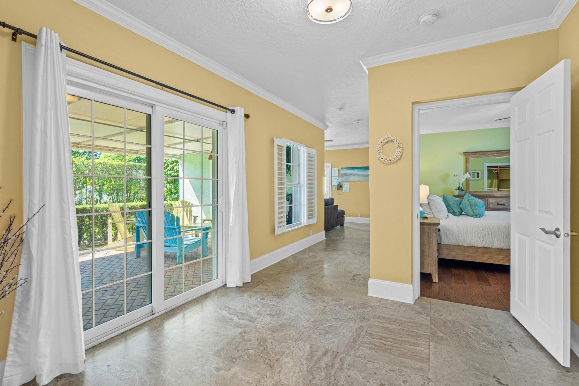 Heated Pool-spa & Putting Green! Walk To The Ave, 1mi To Beach! Delray Beach