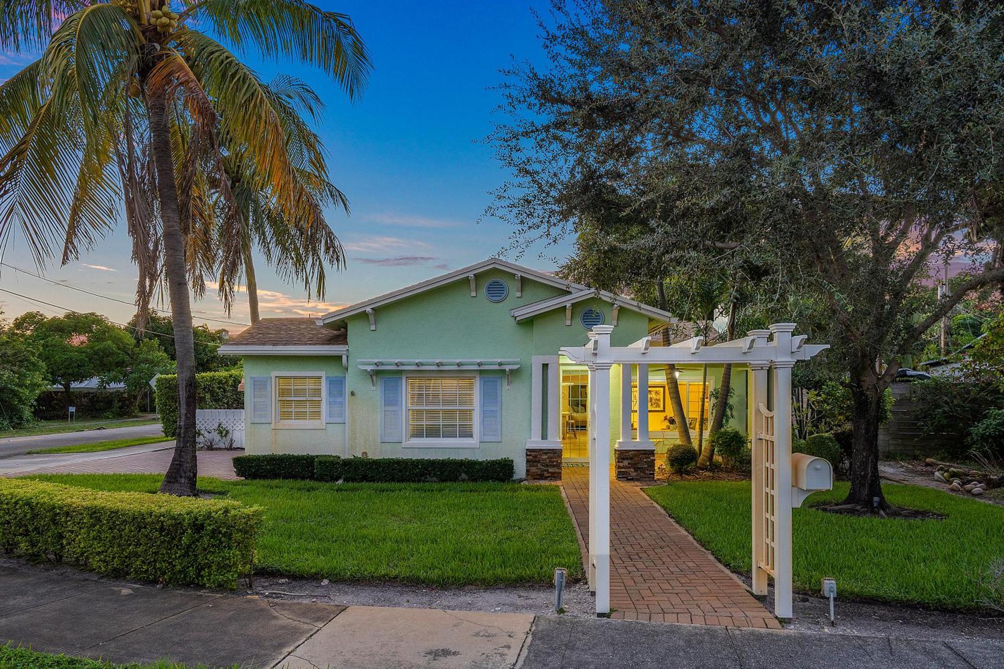 Heated Pool-spa & Putting Green! Walk To The Ave, 1mi To Beach! Holiday home *