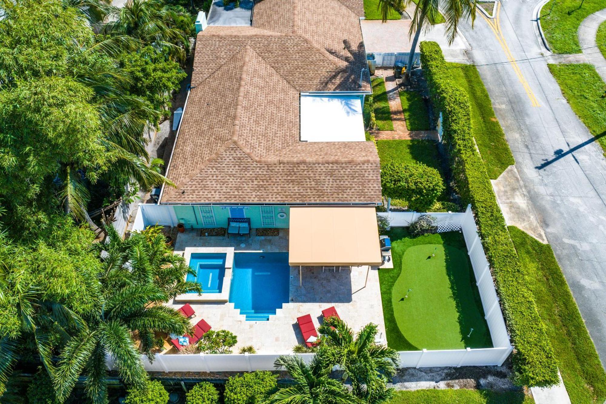 Holiday home Heated Pool-spa & Putting Green! Walk To The Ave, 1mi To Beach! Delray Beach