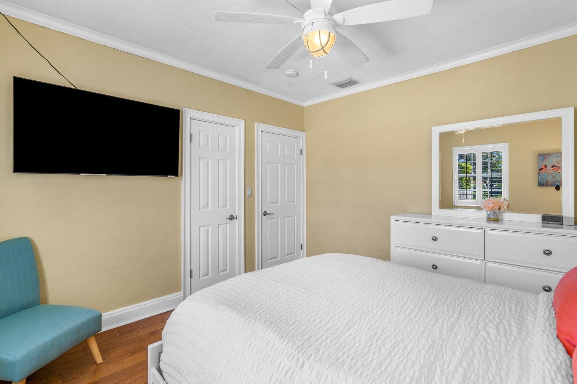 Heated Pool-spa & Putting Green! Walk To The Ave, 1mi To Beach! Holiday home Delray Beach